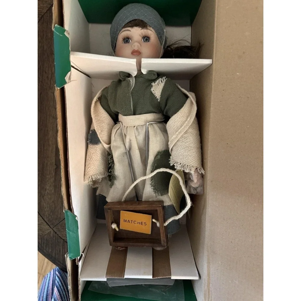 House of Lloyd Christmas Around the World THE LITTLE MATCH GIRL  New In Box Doll